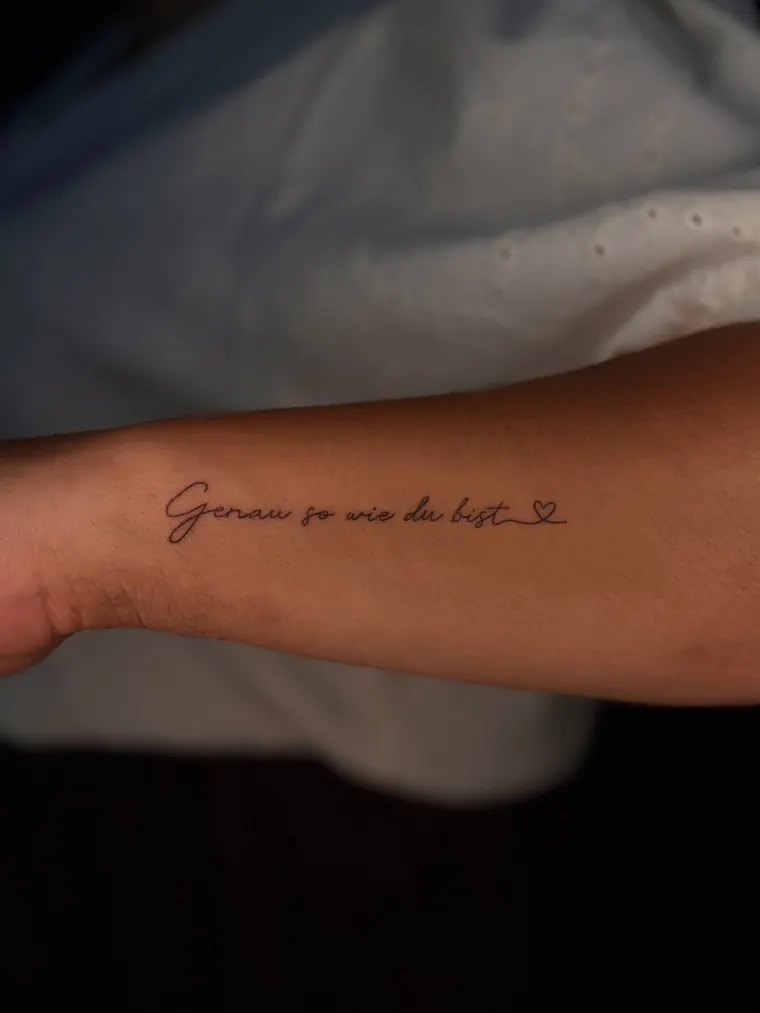 „Genau so wie du bist“ – Tattoo bei Miri Beauty